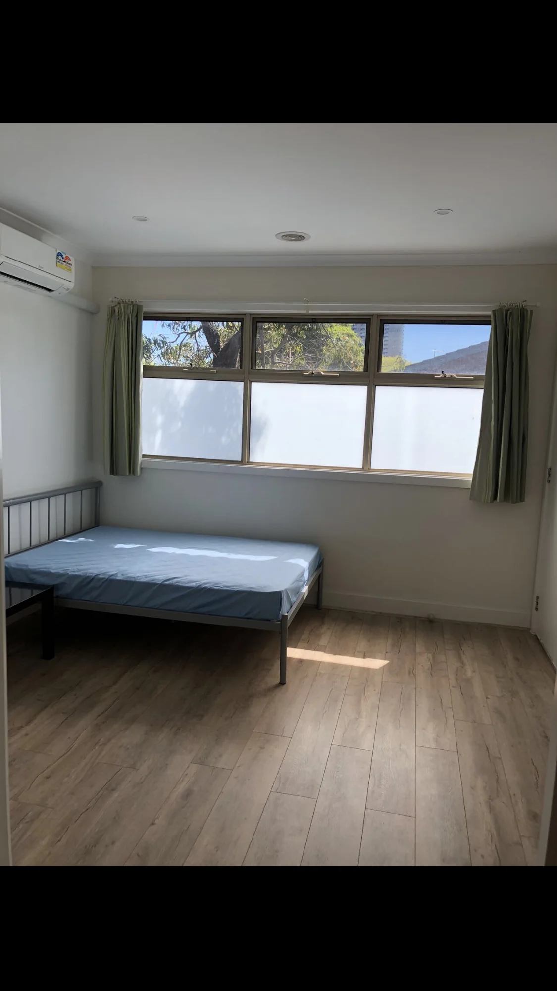 Box hill  主卧出租 4分钟走路到商业中心