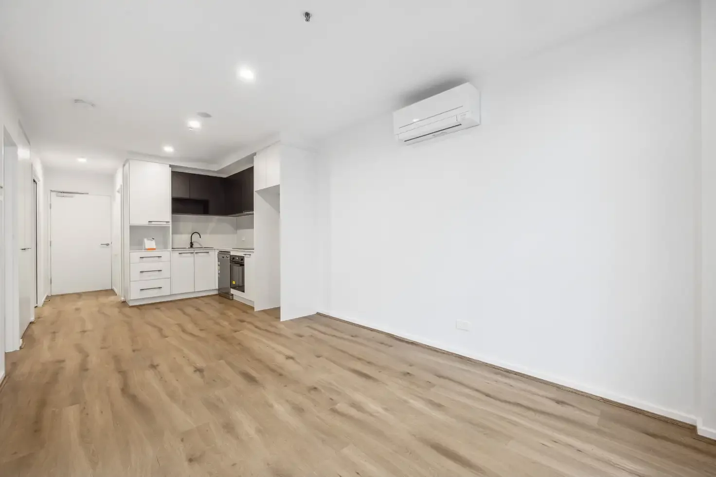 堪培拉Gungahlin 一房一书房一车位招租